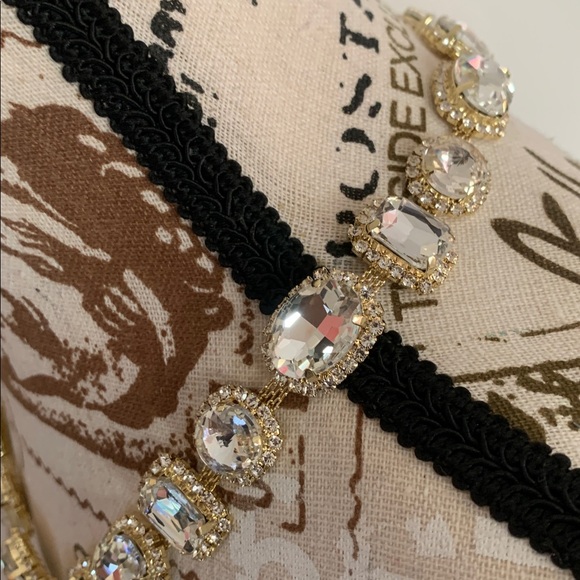 Eye Candy Elegant Gold and Silver Crystal Necklace - Picture 5 of 8